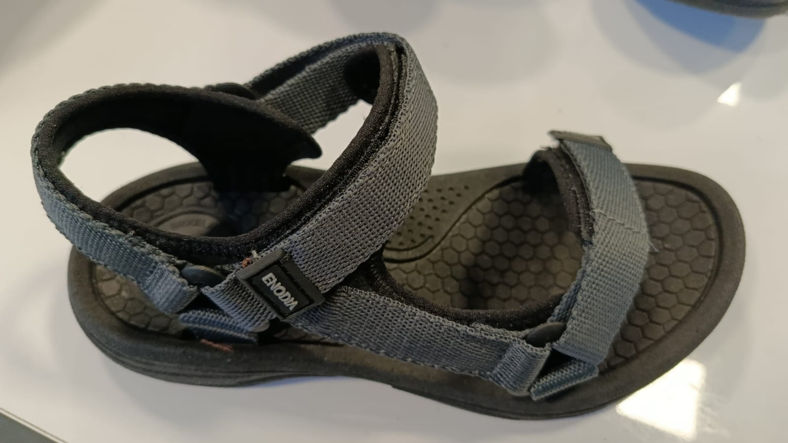 Kadın Siyah Gri Outdoor Sandalet - Dayanıklı ve Konforlu Yürüyüş Sandaleti
