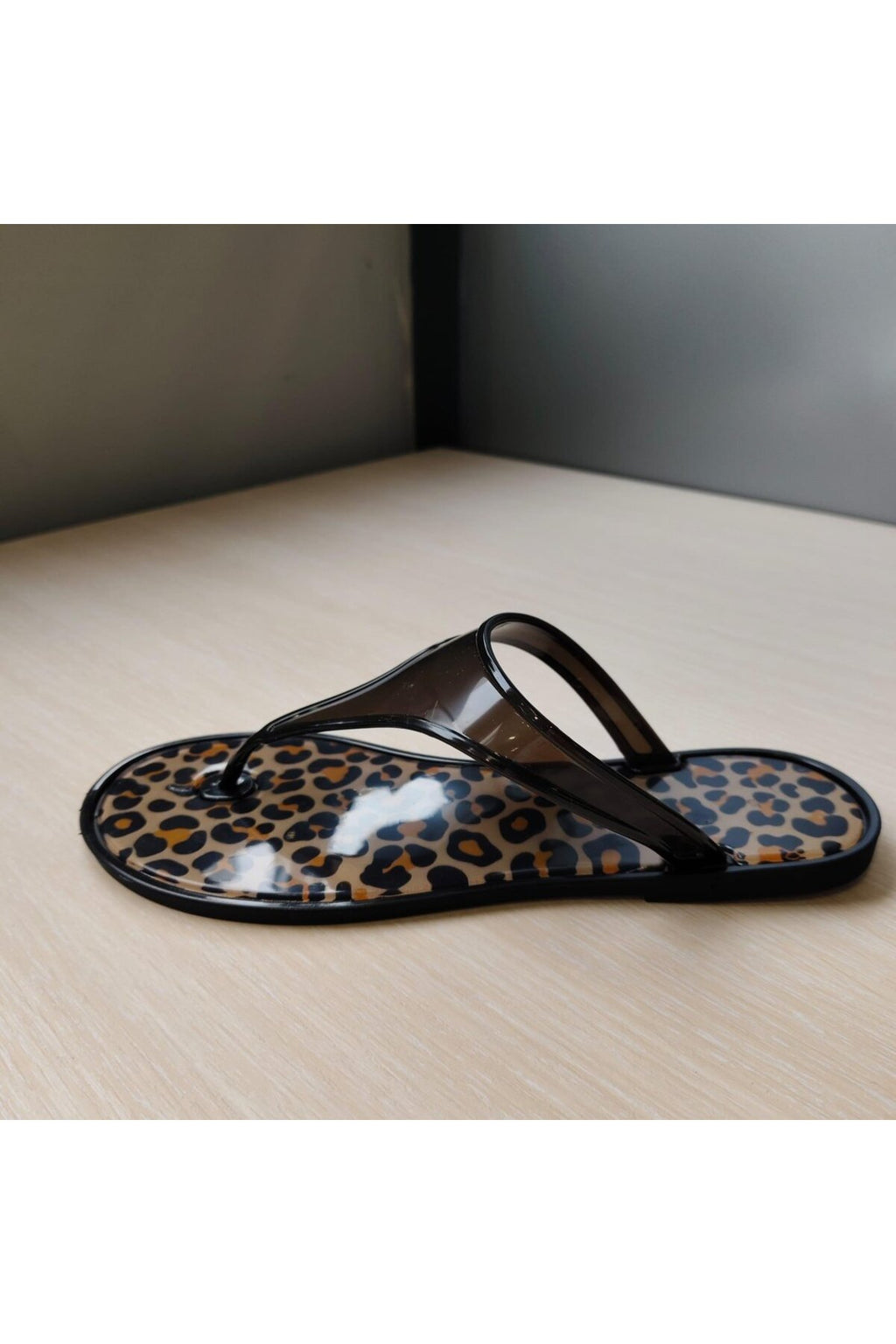 Kadın Siyah Leoparlı Taşlı Jelly Parmak Arası Terlik - J-9003-2 Otantik Desenli Nude Yazlık Terlik